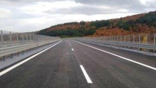 АПИ предупреди за "по-бавно придвижване" на "Тракия"